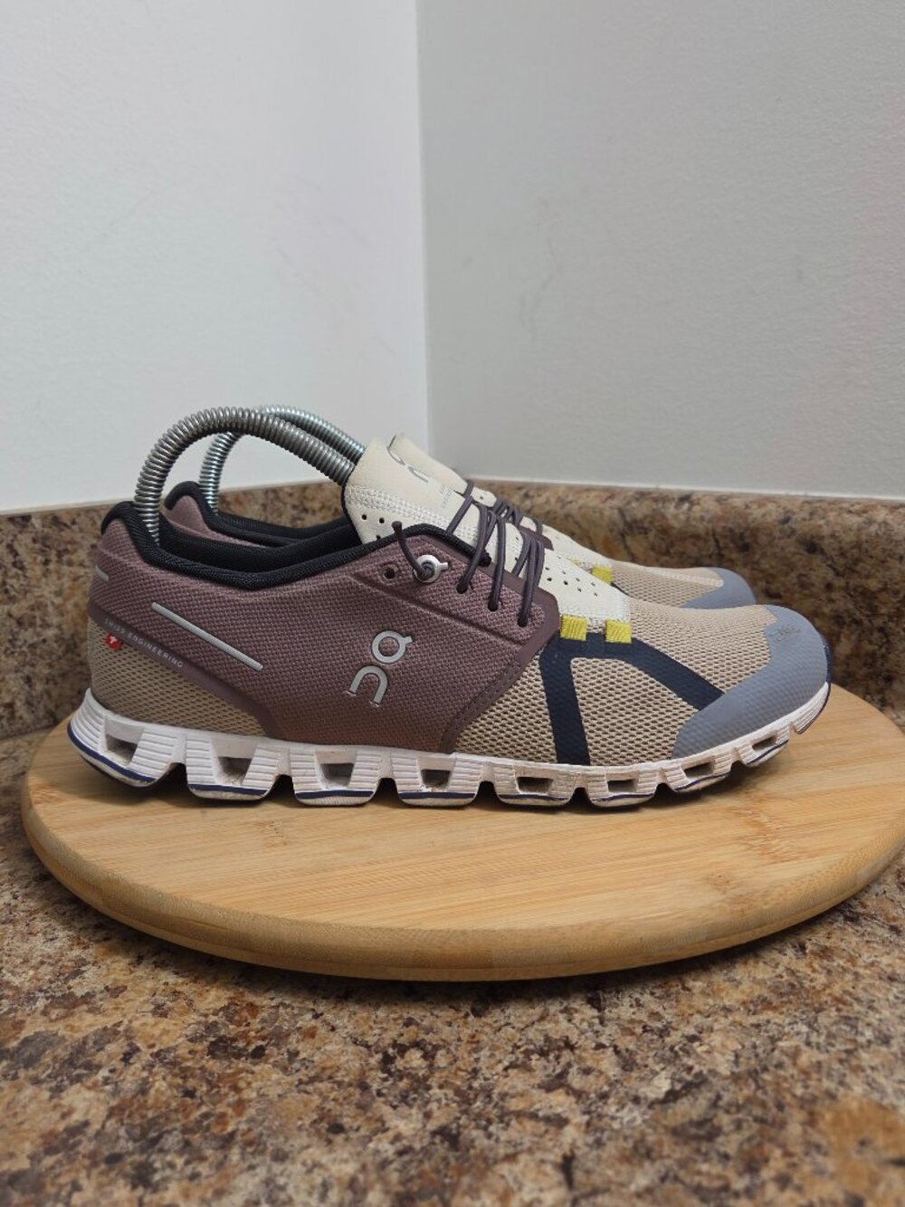 On Cloud 70/30 Womens Running Shoes Sneakers Size 9